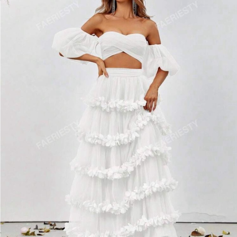Off Shoulder Puff Sleeve Crop Top & Floral Appliques Skirt